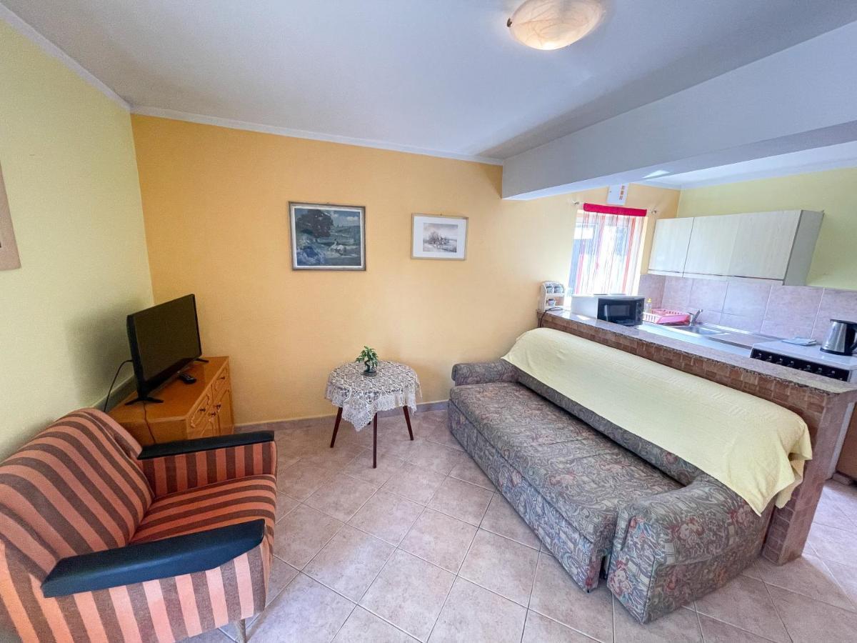 Apartmani Leonarda Ядраново Екстериор снимка